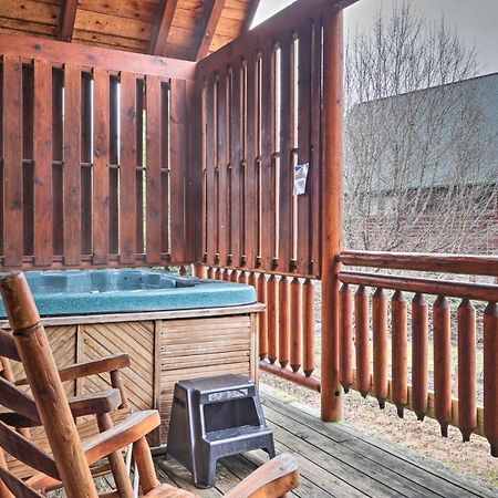 Pigeon Forge Cabin With Games, 1 Mi To Parkway! Eksteriør bilde