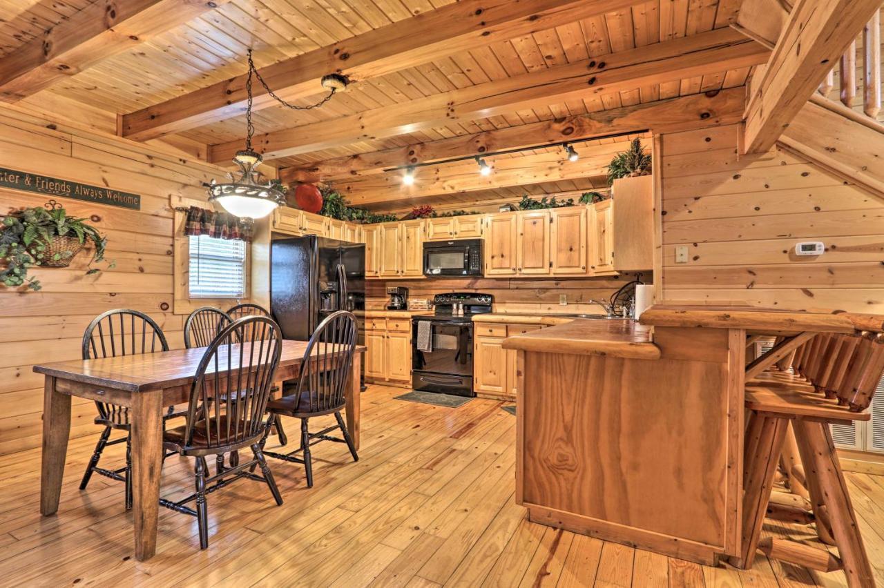 Pigeon Forge Cabin With Games, 1 Mi To Parkway! Eksteriør bilde