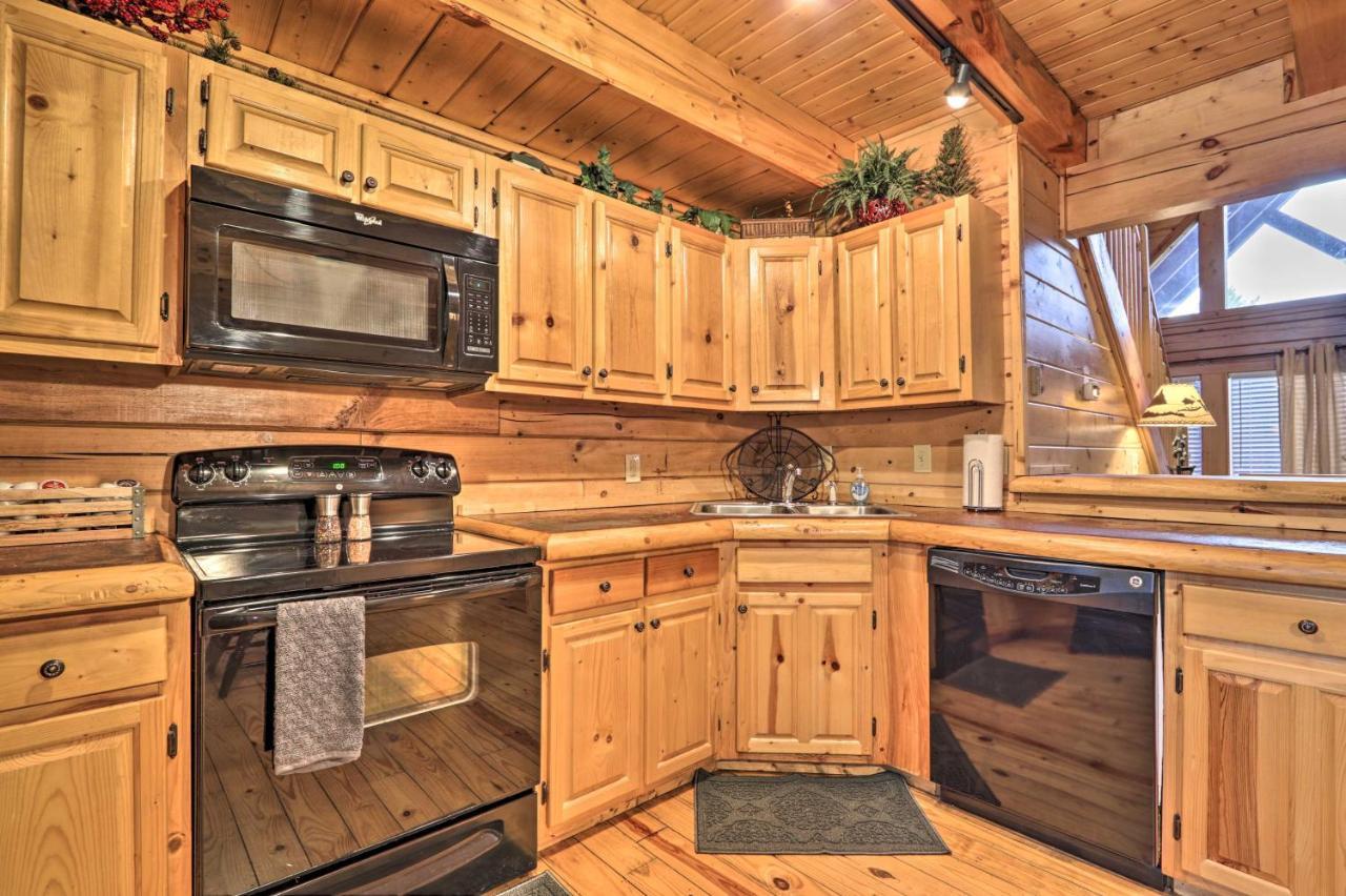 Pigeon Forge Cabin With Games, 1 Mi To Parkway! Eksteriør bilde