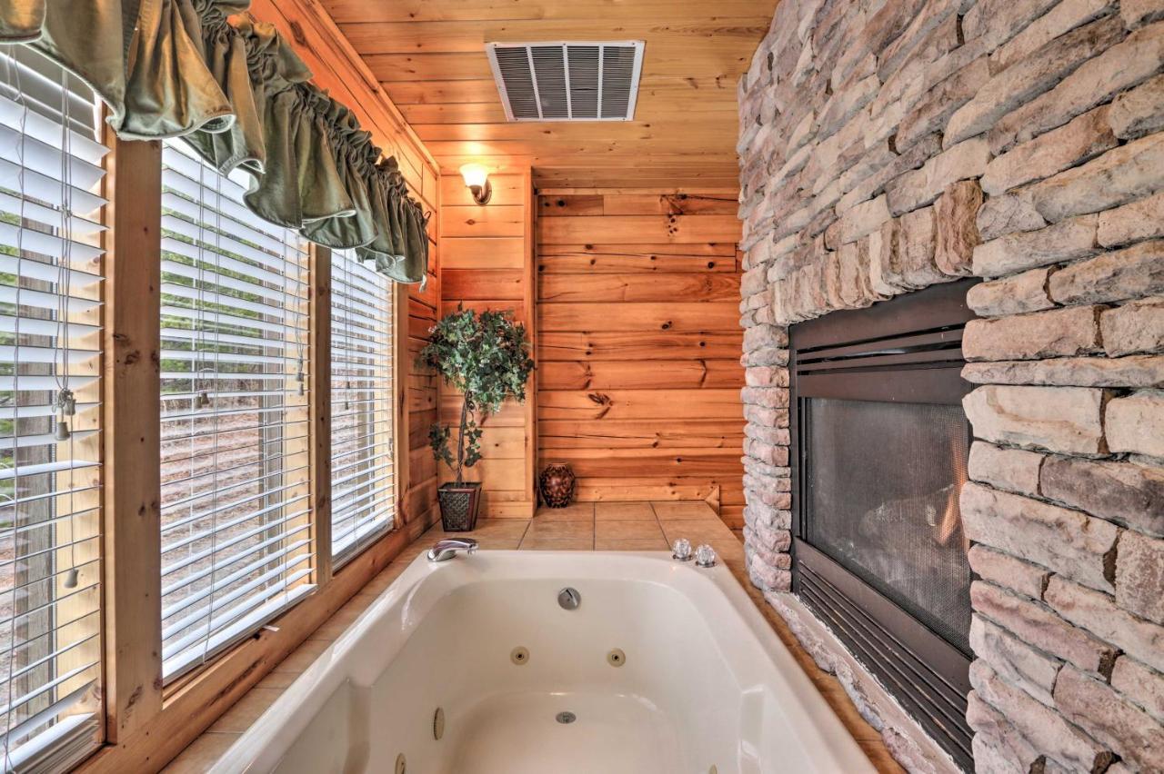 Pigeon Forge Cabin With Games, 1 Mi To Parkway! Eksteriør bilde
