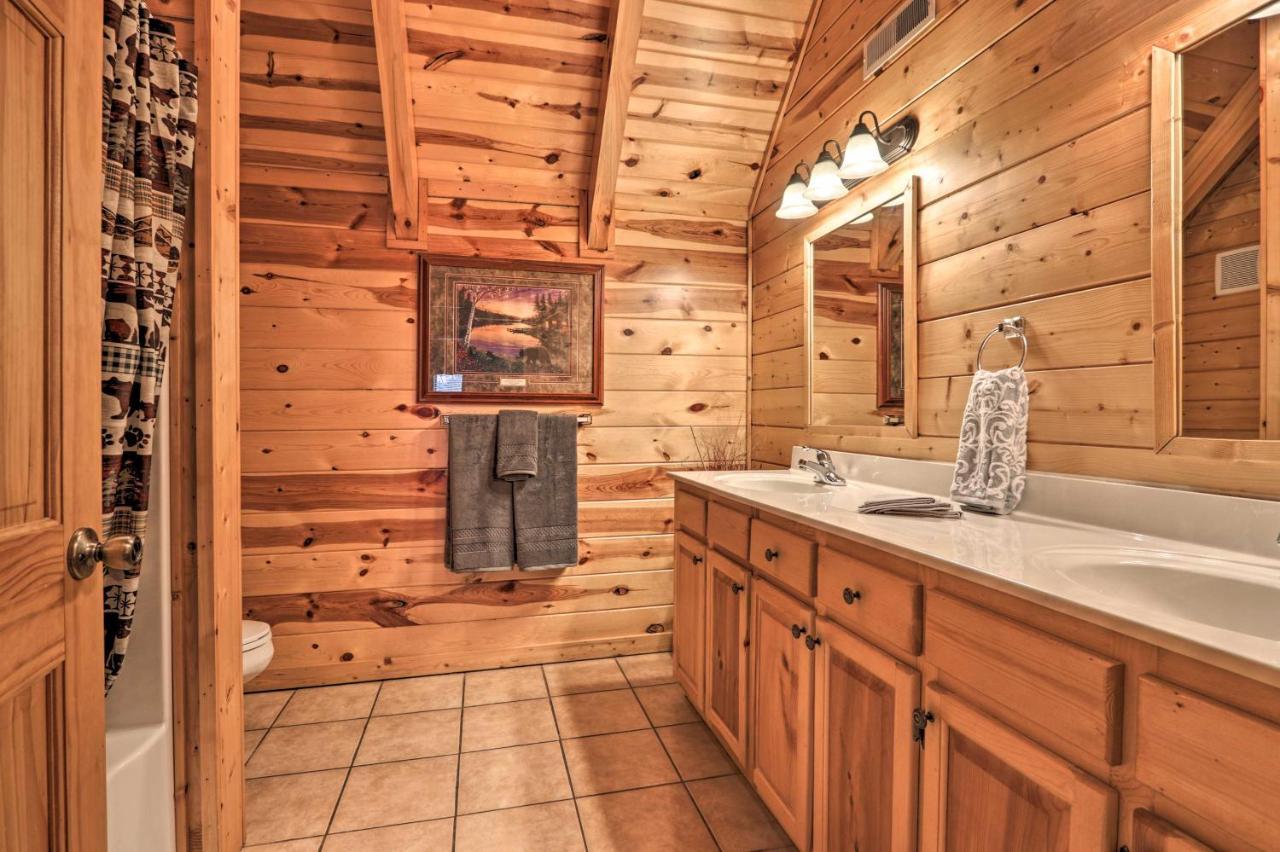 Pigeon Forge Cabin With Games, 1 Mi To Parkway! Eksteriør bilde