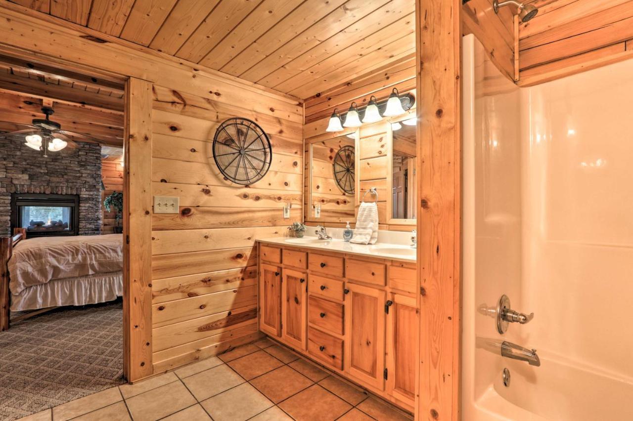 Pigeon Forge Cabin With Games, 1 Mi To Parkway! Eksteriør bilde